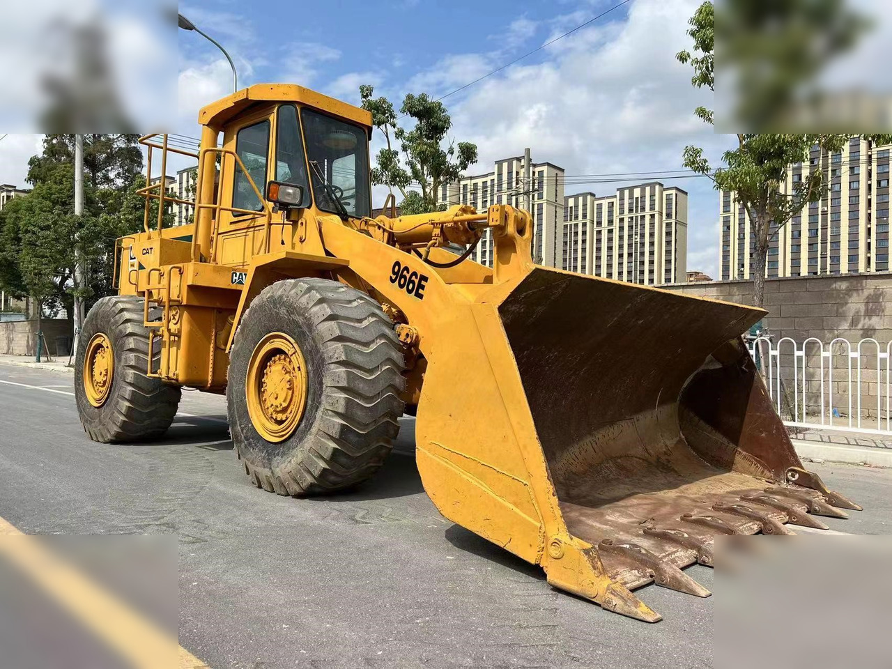 Radlader CATERPILLAR 966E: das Bild 6