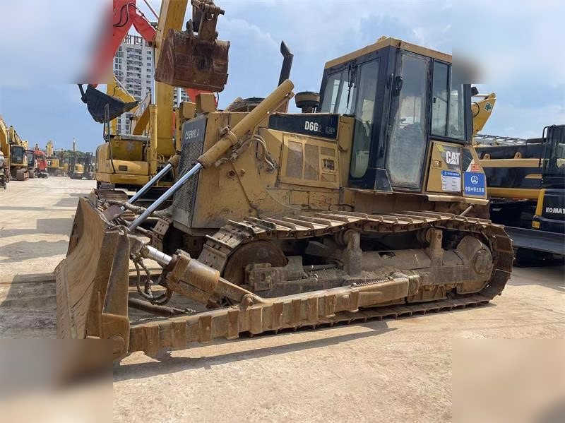 CATERPILLAR D6G LGP - Bulldozer: das Bild 1 CATERPILLAR D6G LGP - Bulldozer: das Bild 1