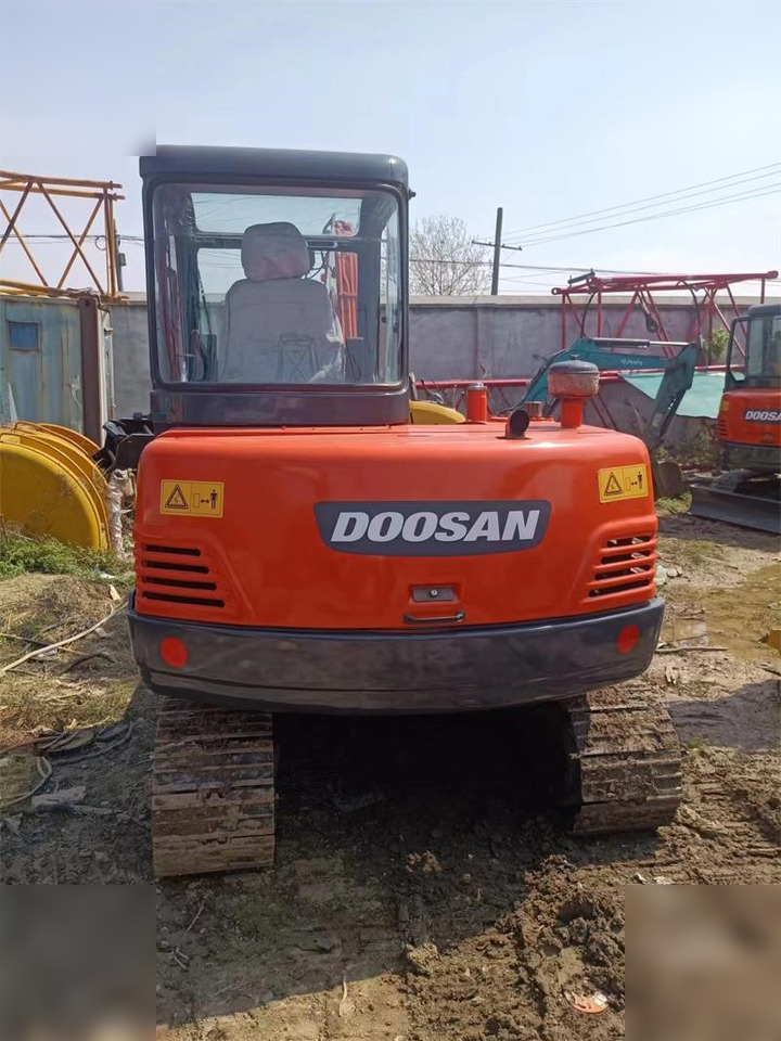 DOOSAN DH55 - Minibagger: das Bild 4 DOOSAN DH55 - Minibagger: das Bild 4