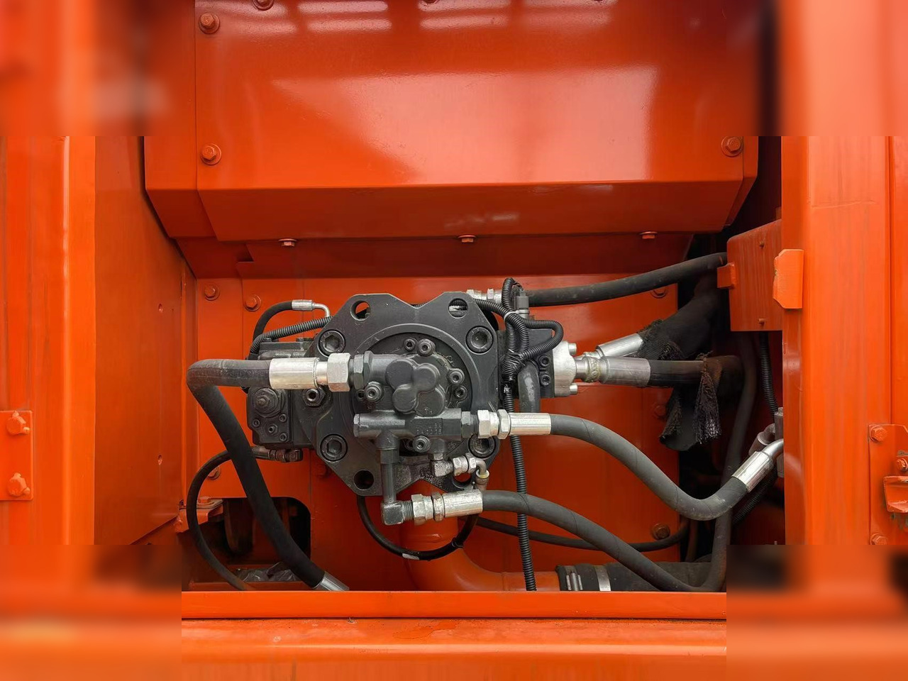 DOOSAN DX225 LC - Kettenbagger: das Bild 4 DOOSAN DX225 LC - Kettenbagger: das Bild 4