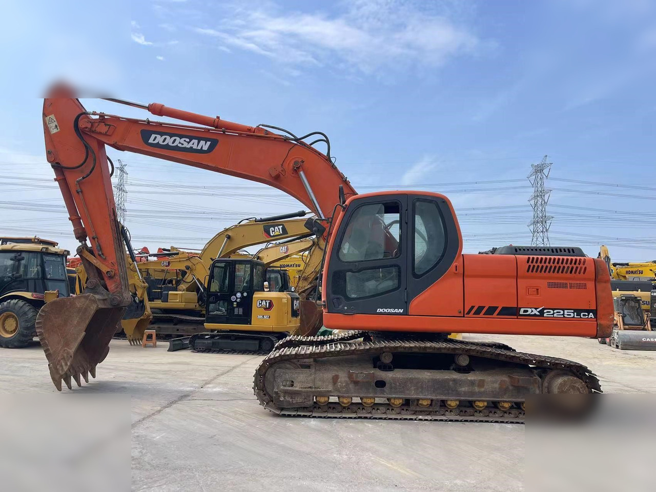 DOOSAN DX225 LCA - Kettenbagger: das Bild 1 DOOSAN DX225 LCA - Kettenbagger: das Bild 1