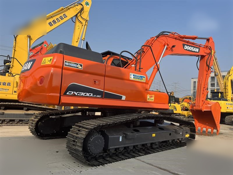 DOOSAN DX300 LC-9C - Kettenbagger: das Bild 3 DOOSAN DX300 LC-9C - Kettenbagger: das Bild 3