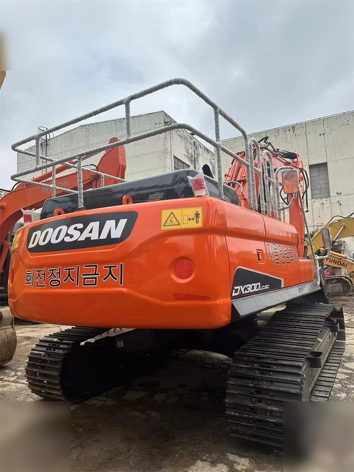 DOOSAN DX300 LC-9C - Kettenbagger: das Bild 5 DOOSAN DX300 LC-9C - Kettenbagger: das Bild 5