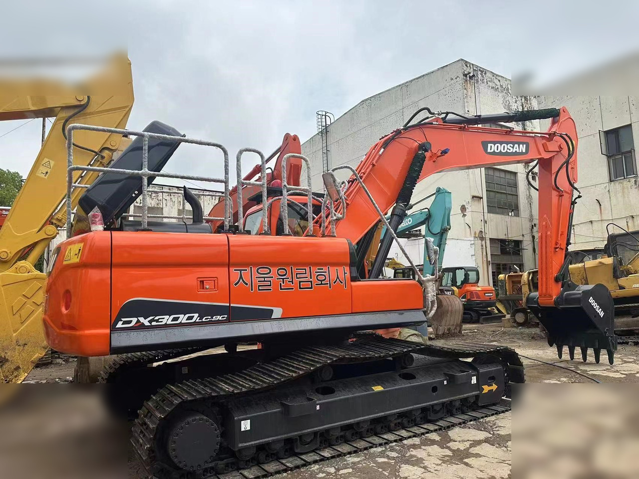 DOOSAN DX300 LC - Kettenbagger: das Bild 1 DOOSAN DX300 LC - Kettenbagger: das Bild 1
