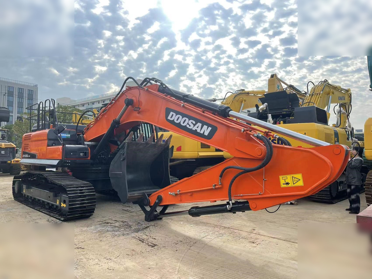 DOOSAN DX300 LCA - Kettenbagger: das Bild 1 DOOSAN DX300 LCA - Kettenbagger: das Bild 1