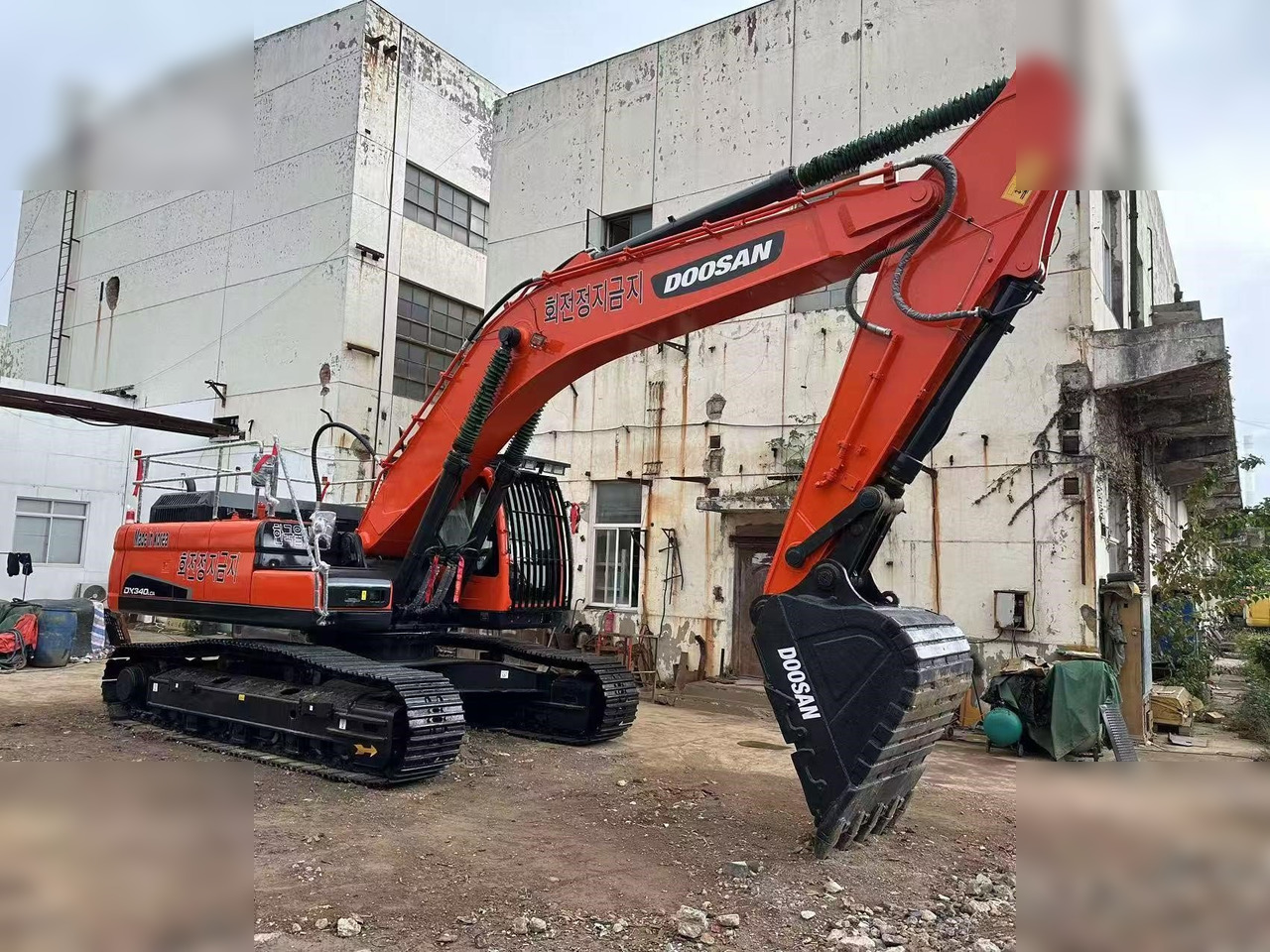 DOOSAN DX340 LCA - Kettenbagger: das Bild 3 DOOSAN DX340 LCA - Kettenbagger: das Bild 3