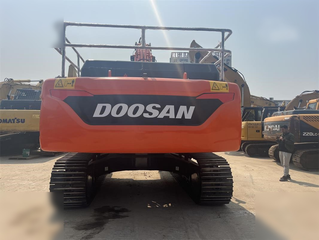 DOOSAN DX340 LCA - Kettenbagger: das Bild 3 DOOSAN DX340 LCA - Kettenbagger: das Bild 3