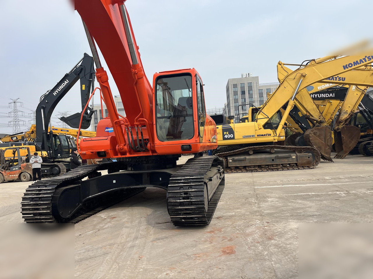 DOOSAN DX420 LC-9C - Kettenbagger: das Bild 4 DOOSAN DX420 LC-9C - Kettenbagger: das Bild 4
