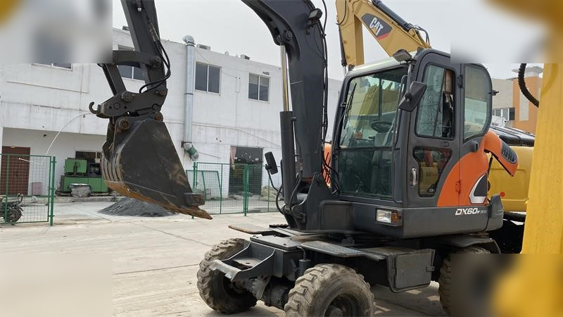 DOOSAN DX60W ECO - Mobilbagger: das Bild 2 DOOSAN DX60W ECO - Mobilbagger: das Bild 2
