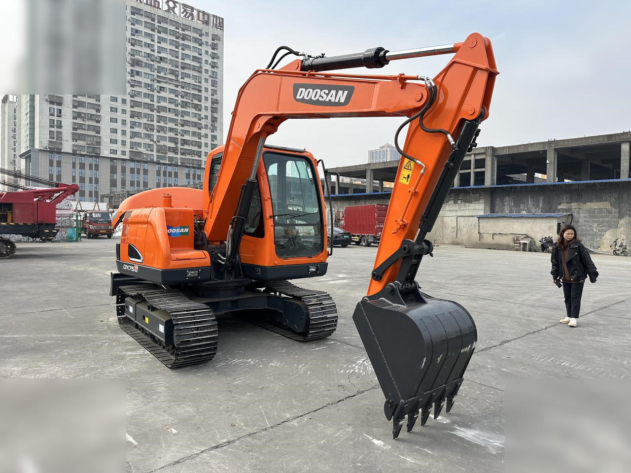 DOOSAN DX75-9CN - Kettenbagger: das Bild 3 DOOSAN DX75-9CN - Kettenbagger: das Bild 3