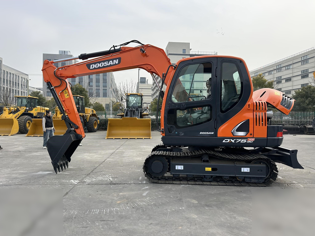DOOSAN DX75-9CN - Kettenbagger: das Bild 1 DOOSAN DX75-9CN - Kettenbagger: das Bild 1