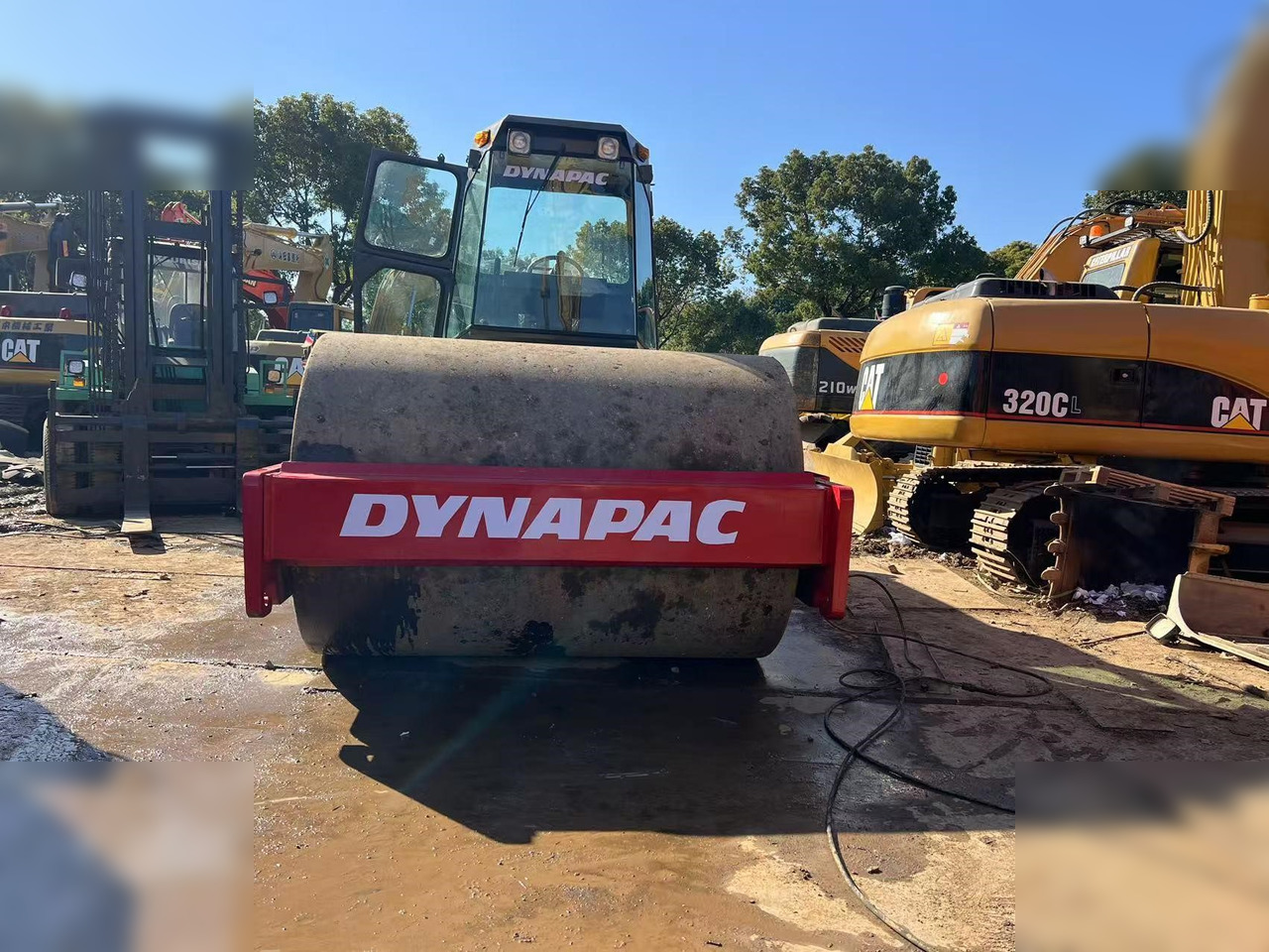 DYNAPAC CA251D - Walzen: das Bild 2 DYNAPAC CA251D - Walzen: das Bild 2