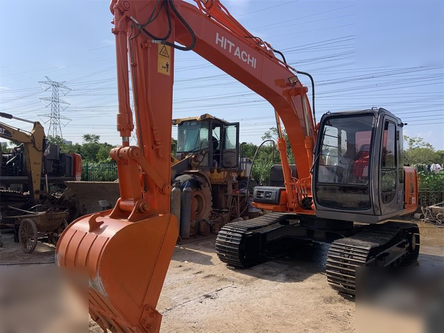 HITACHI EX100-5 - Kettenbagger: das Bild 2 HITACHI EX100-5 - Kettenbagger: das Bild 2