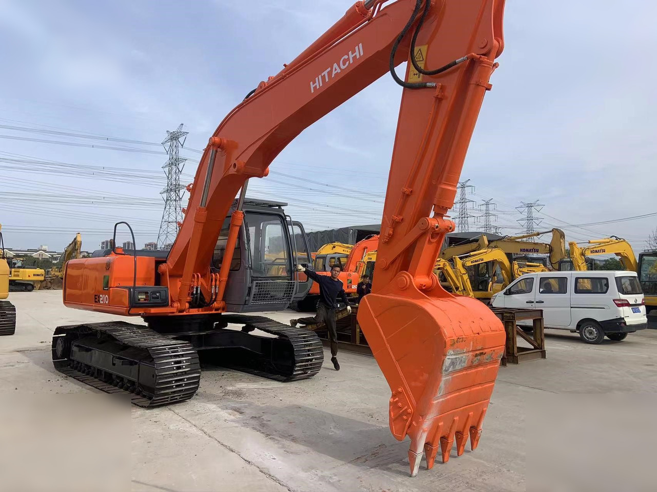 HITACHI EX210K-5 - Kettenbagger: das Bild 1 HITACHI EX210K-5 - Kettenbagger: das Bild 1