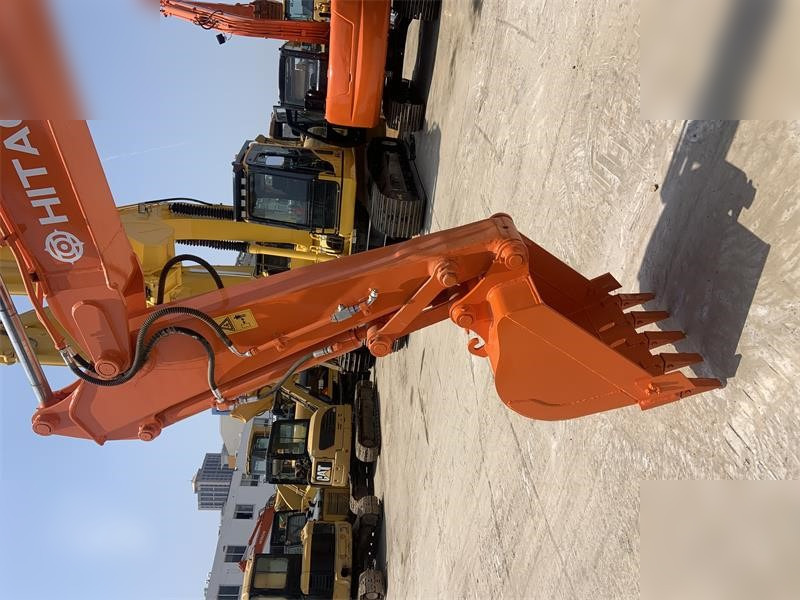 HITACHI EX60-5 - Kettenbagger: das Bild 4 HITACHI EX60-5 - Kettenbagger: das Bild 4