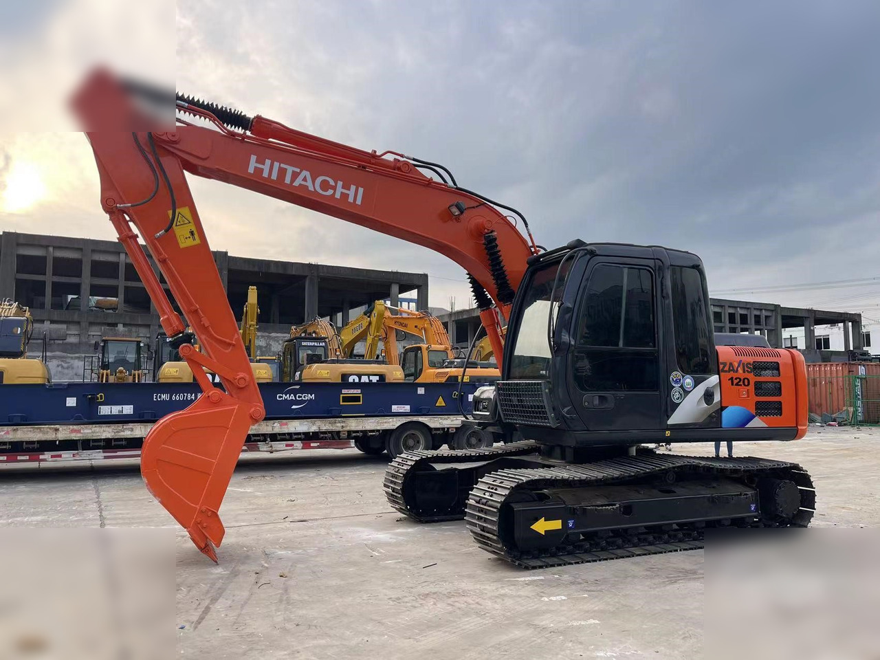 HITACHI ZX120 - Kettenbagger: das Bild 4 HITACHI ZX120 - Kettenbagger: das Bild 4