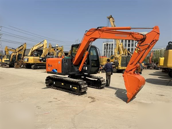 HITACHI ZX70 - Kettenbagger: das Bild 2 HITACHI ZX70 - Kettenbagger: das Bild 2