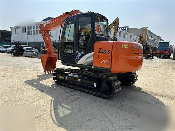 HITACHI ZX70 - Kettenbagger: das Bild 4 HITACHI ZX70 - Kettenbagger: das Bild 4