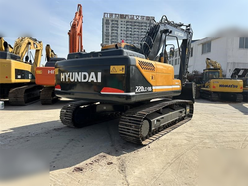 HYUNDAI ROBEX 220 LC-9S - Kettenbagger: das Bild 4 HYUNDAI ROBEX 220 LC-9S - Kettenbagger: das Bild 4