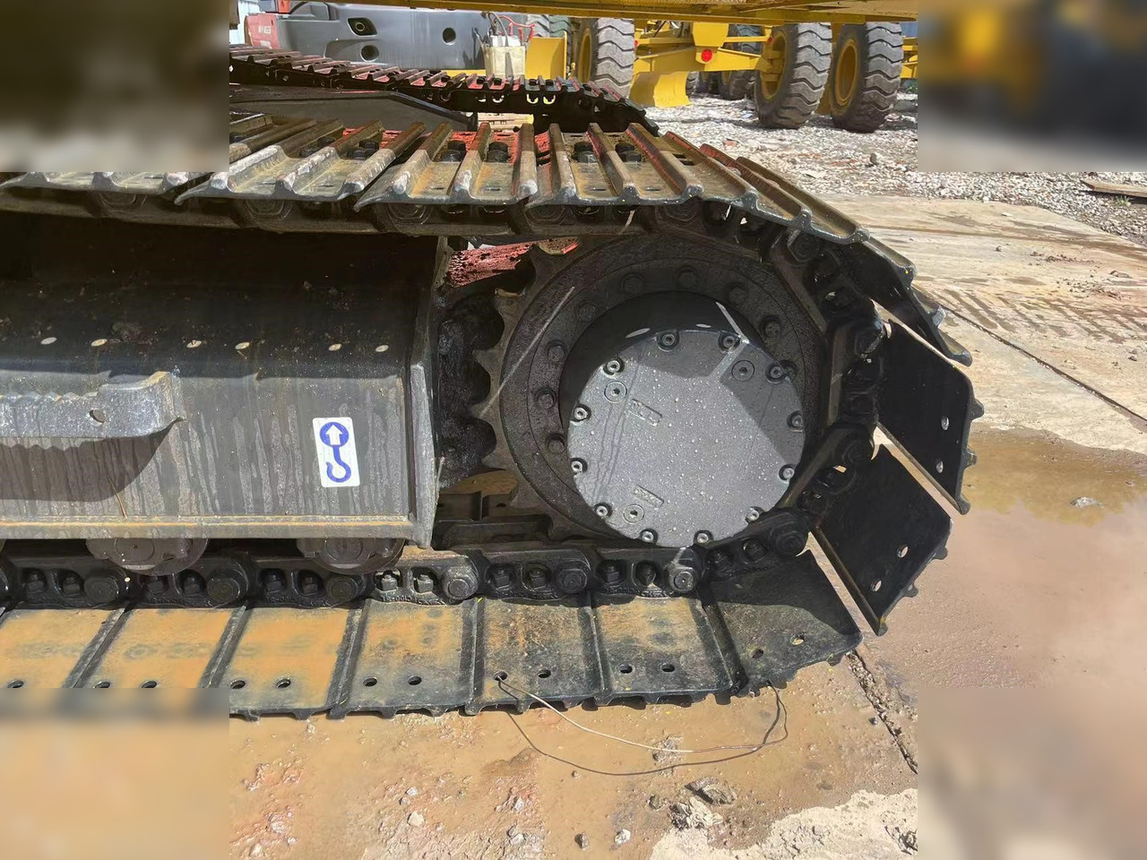 KOMATSU PC120-8 - Kettenbagger: das Bild 5 KOMATSU PC120-8 - Kettenbagger: das Bild 5