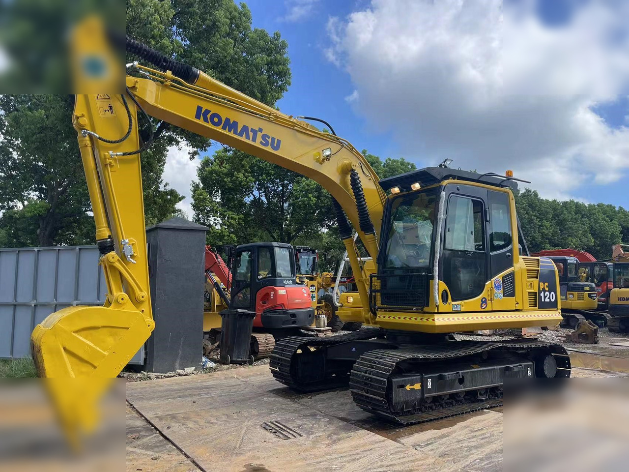 KOMATSU PC120-8 - Kettenbagger: das Bild 2 KOMATSU PC120-8 - Kettenbagger: das Bild 2