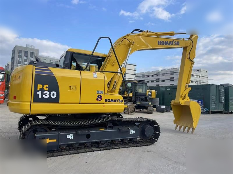 KOMATSU PC130-7 - Kettenbagger: das Bild 2 KOMATSU PC130-7 - Kettenbagger: das Bild 2