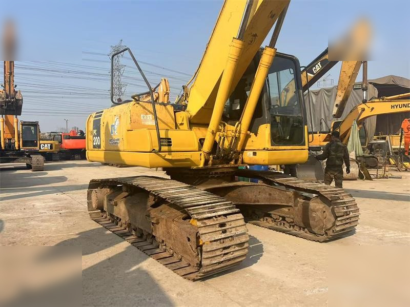 KOMATSU PC220-7 - Kettenbagger: das Bild 5 KOMATSU PC220-7 - Kettenbagger: das Bild 5