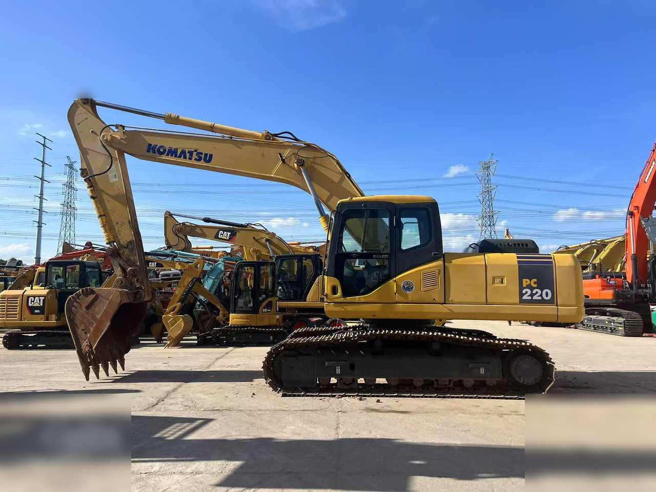 KOMATSU PC220-7 - Kettenbagger: das Bild 1 KOMATSU PC220-7 - Kettenbagger: das Bild 1