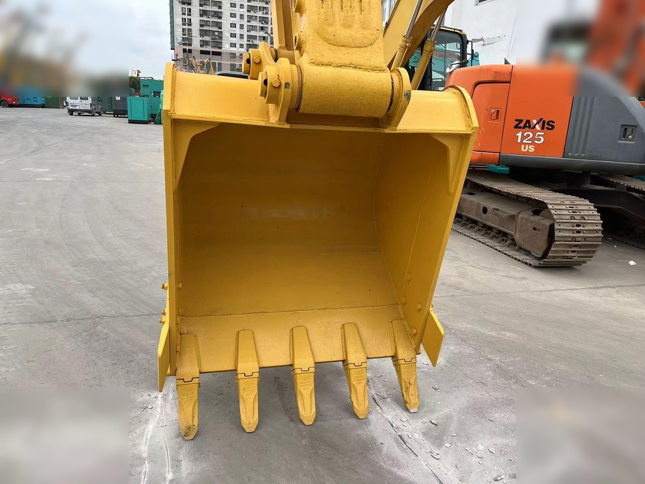 KOMATSU PC220-8 - Kettenbagger: das Bild 3 KOMATSU PC220-8 - Kettenbagger: das Bild 3