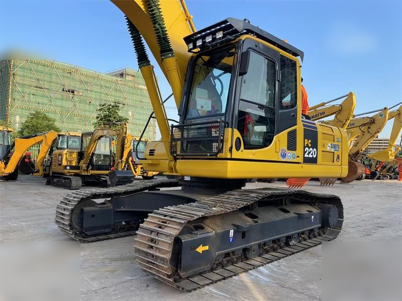 KOMATSU PC220-8 - Kettenbagger: das Bild 5 KOMATSU PC220-8 - Kettenbagger: das Bild 5