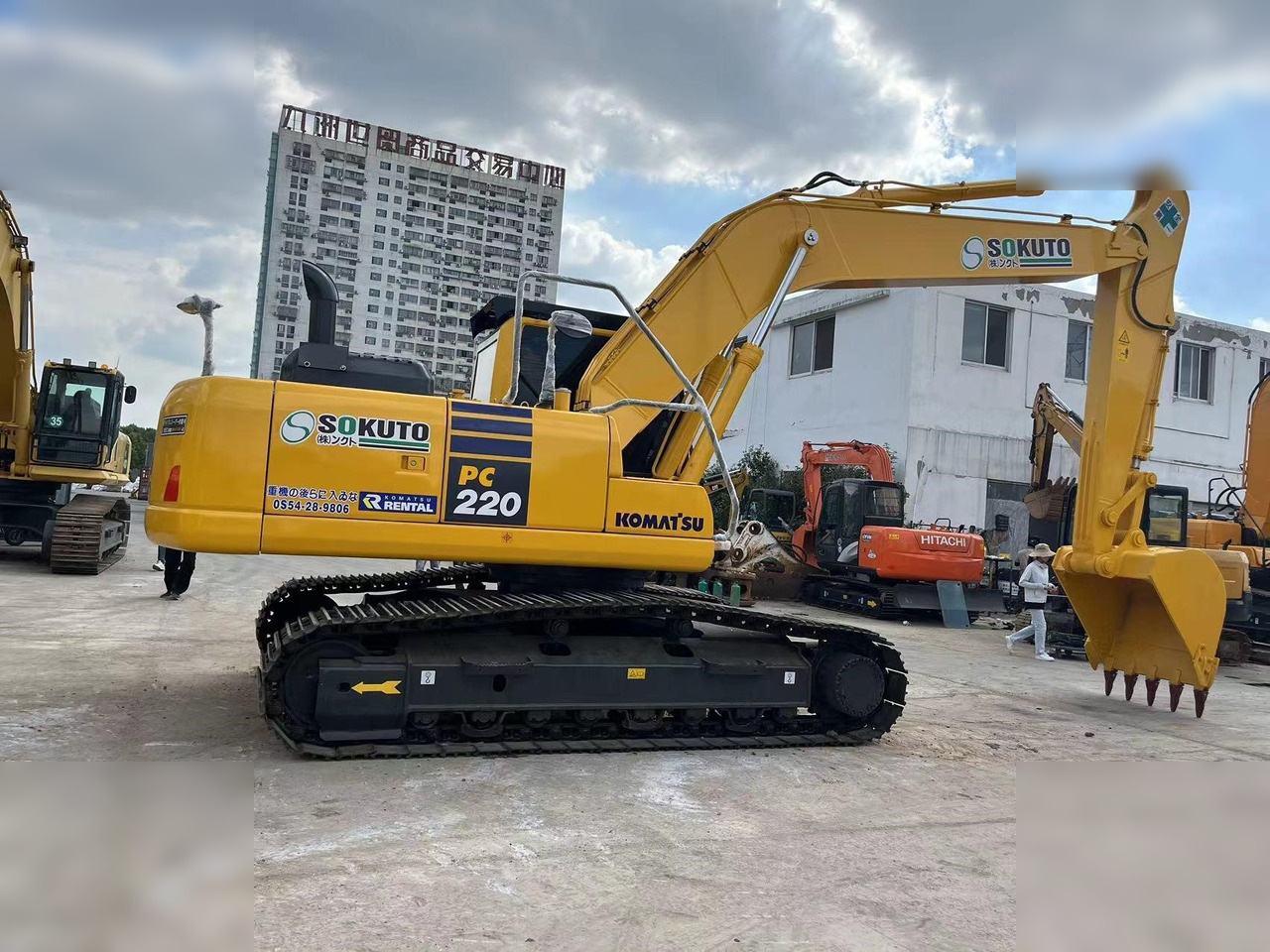 KOMATSU PC220-8 - Kettenbagger: das Bild 1 KOMATSU PC220-8 - Kettenbagger: das Bild 1