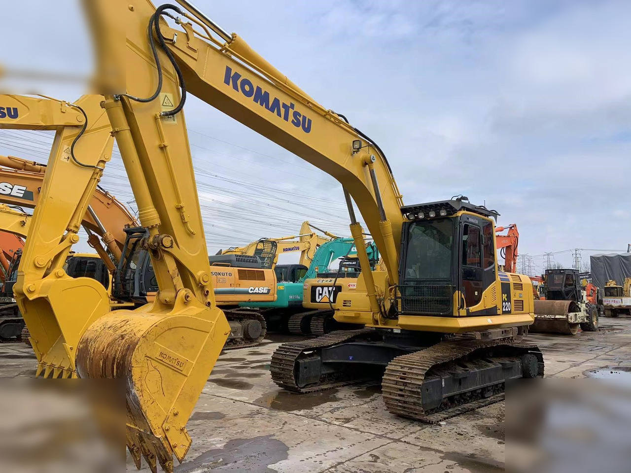 KOMATSU PC220-8 - Kettenbagger: das Bild 1 KOMATSU PC220-8 - Kettenbagger: das Bild 1