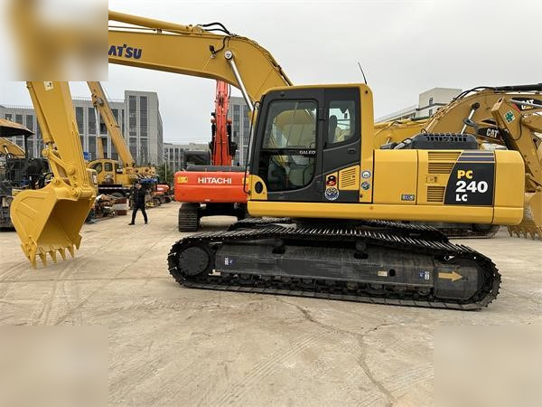 KOMATSU PC240 LC-8 - Kettenbagger: das Bild 1 KOMATSU PC240 LC-8 - Kettenbagger: das Bild 1