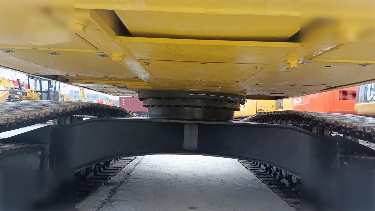 KOMATSU PC240 LC - Kettenbagger: das Bild 3 KOMATSU PC240 LC - Kettenbagger: das Bild 3
