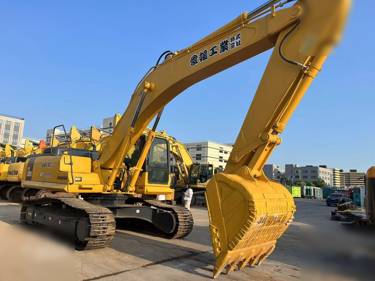 KOMATSU PC350-7 - Kettenbagger: das Bild 1 KOMATSU PC350-7 - Kettenbagger: das Bild 1