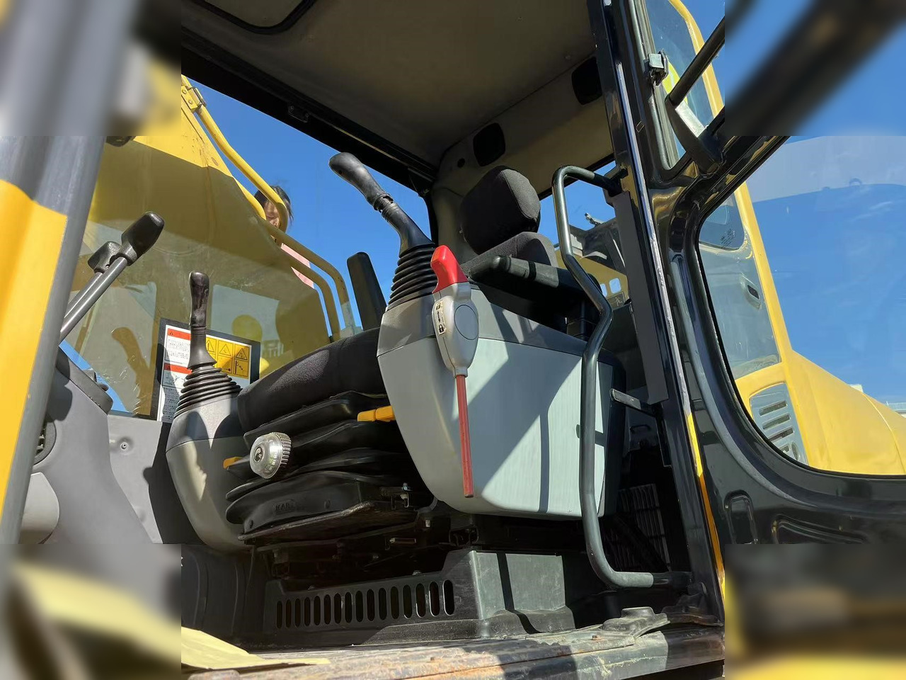 KOMATSU PC400-8R - Kettenbagger: das Bild 5 KOMATSU PC400-8R - Kettenbagger: das Bild 5