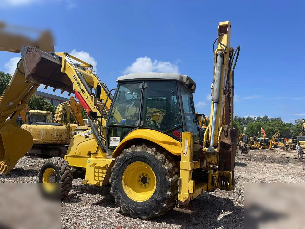 NEW HOLLAND B95B - Baggerlader: das Bild 3 NEW HOLLAND B95B - Baggerlader: das Bild 3