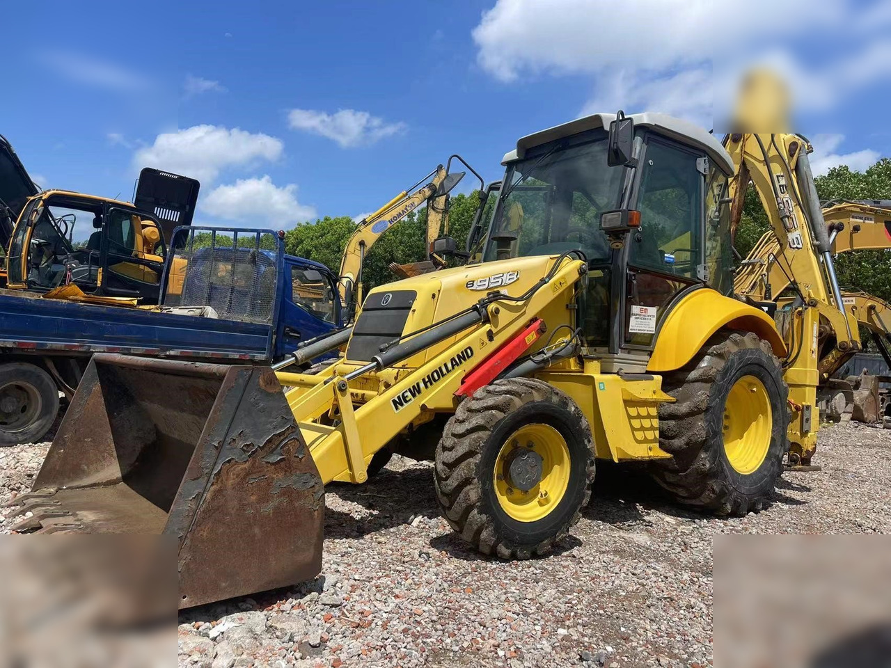 NEW HOLLAND B95B - Baggerlader: das Bild 1 NEW HOLLAND B95B - Baggerlader: das Bild 1