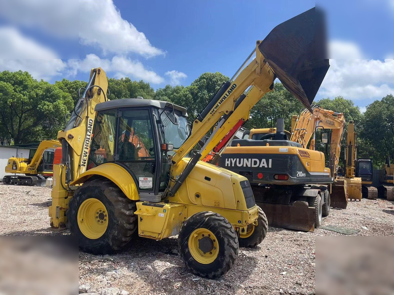 NEW HOLLAND B95B - Baggerlader: das Bild 4 NEW HOLLAND B95B - Baggerlader: das Bild 4