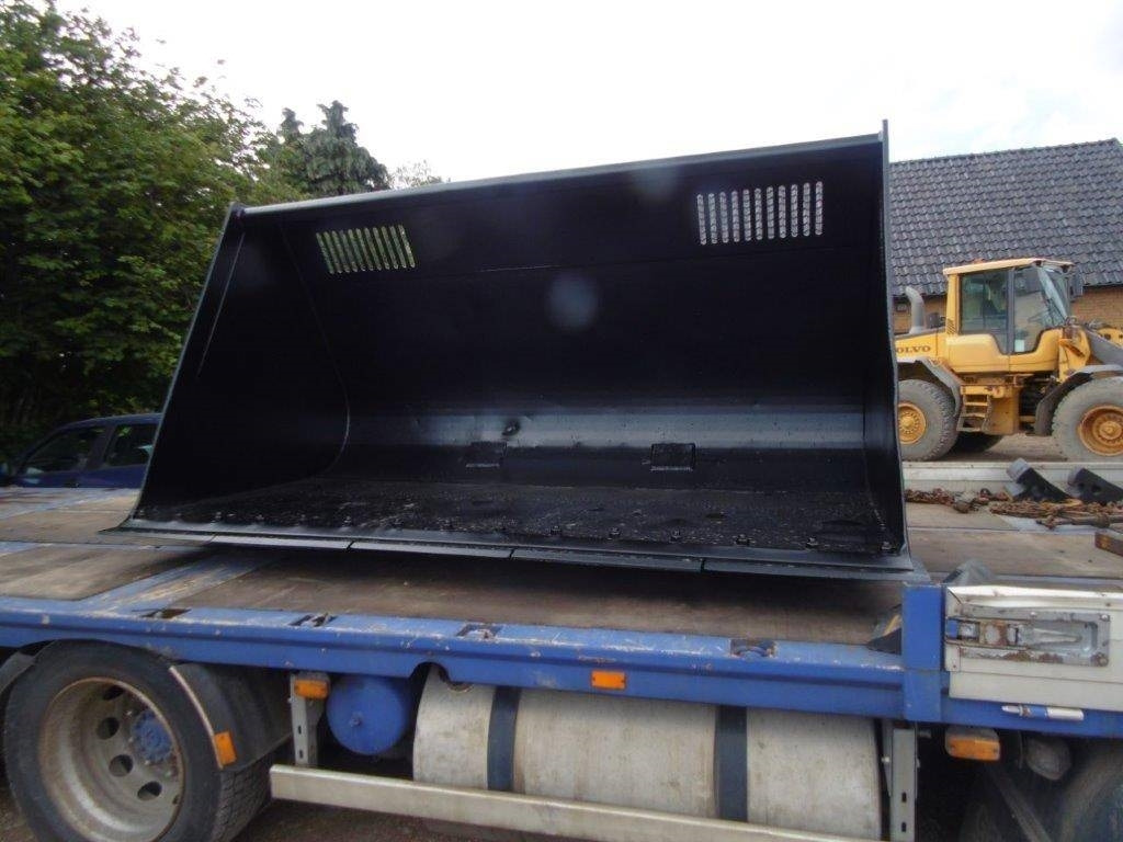 Drivex 5 kubik Passande Volvo L150-220 med bultat skär - Schaufel für Baumaschine: das Bild 2 Drivex 5 kubik Passande Volvo L150-220 med bultat skär - Schaufel für Baumaschine: das Bild 2