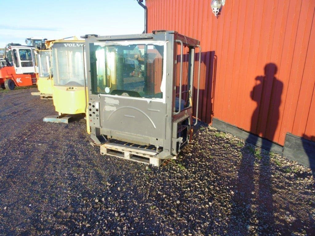 Hytt Volvo L60F - Fahrerhaus für Baumaschine: das Bild 1 Hytt Volvo L60F - Fahrerhaus für Baumaschine: das Bild 1