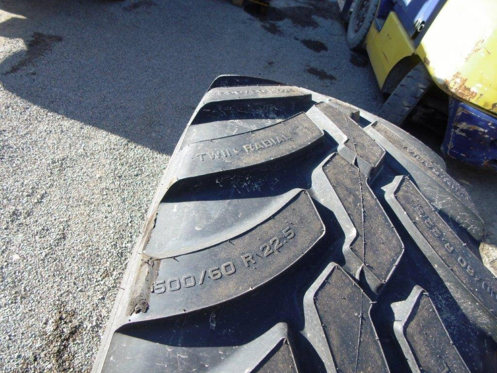 Trelleborg Twin 500/60R22,5 - Felgen und Reifen: das Bild 1 Trelleborg Twin 500/60R22,5 - Felgen und Reifen: das Bild 1
