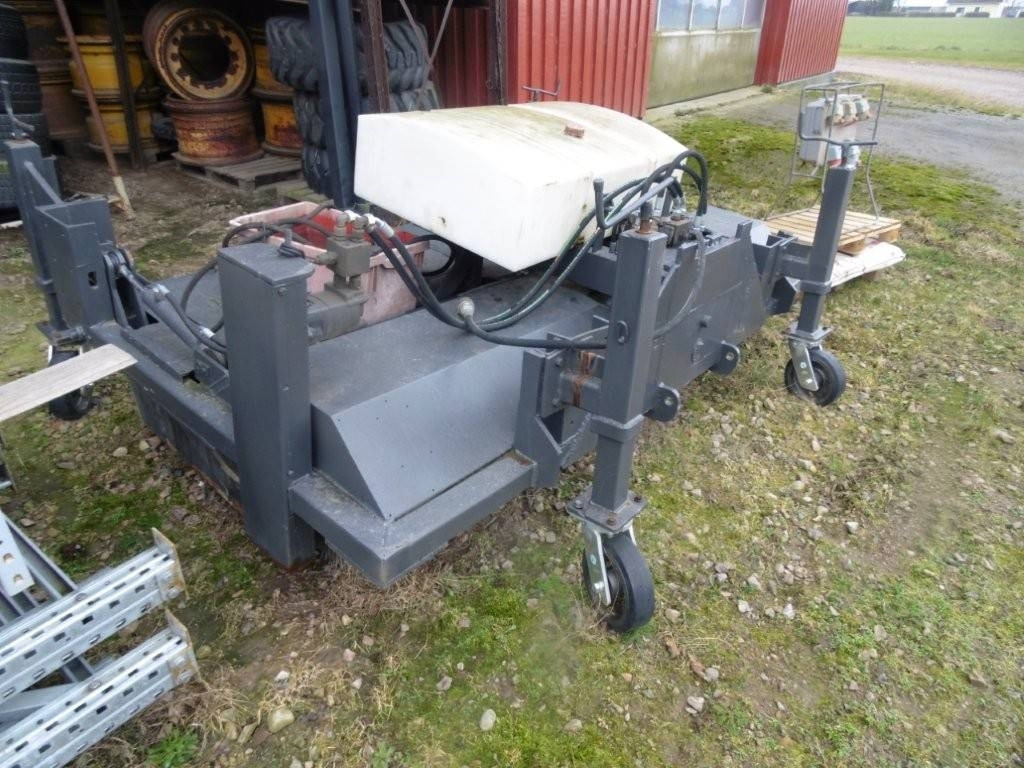 Okänt 2700 - Kehrbesen: das Bild 2 Okänt 2700 - Kehrbesen: das Bild 2