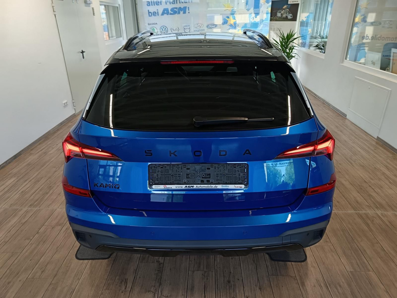 Skoda Kamiq Monte Carlo 1,5 TSI DSG*PANO*AHK*5J.GARANT - SUV/ Geländewagen: das Bild 5 Skoda Kamiq Monte Carlo 1,5 TSI DSG*PANO*AHK*5J.GARANT - SUV/ Geländewagen: das Bild 5