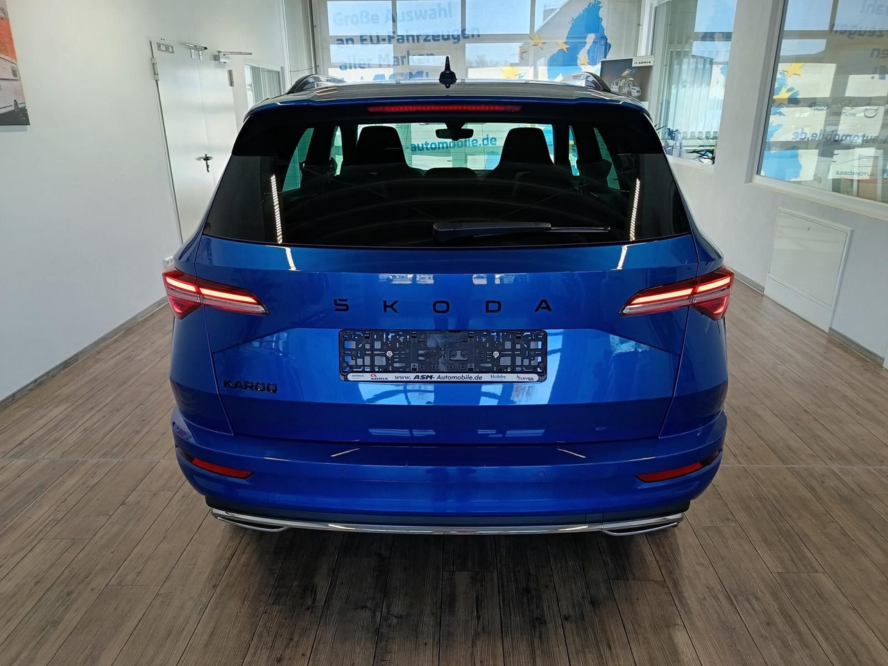 Skoda Karoq Sportline 1,5TSI DSG*AHK*360°*5J.GARANTIE* - SUV/ Geländewagen: das Bild 5 Skoda Karoq Sportline 1,5TSI DSG*AHK*360°*5J.GARANTIE* - SUV/ Geländewagen: das Bild 5
