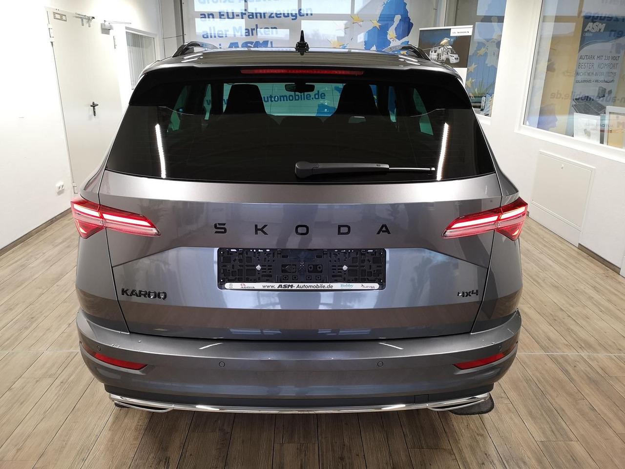 Skoda Karoq Sportline 2,0TDI DSG 4x4*PSD*AHK*360°*NAVI - SUV/ Geländewagen: das Bild 5 Skoda Karoq Sportline 2,0TDI DSG 4x4*PSD*AHK*360°*NAVI - SUV/ Geländewagen: das Bild 5