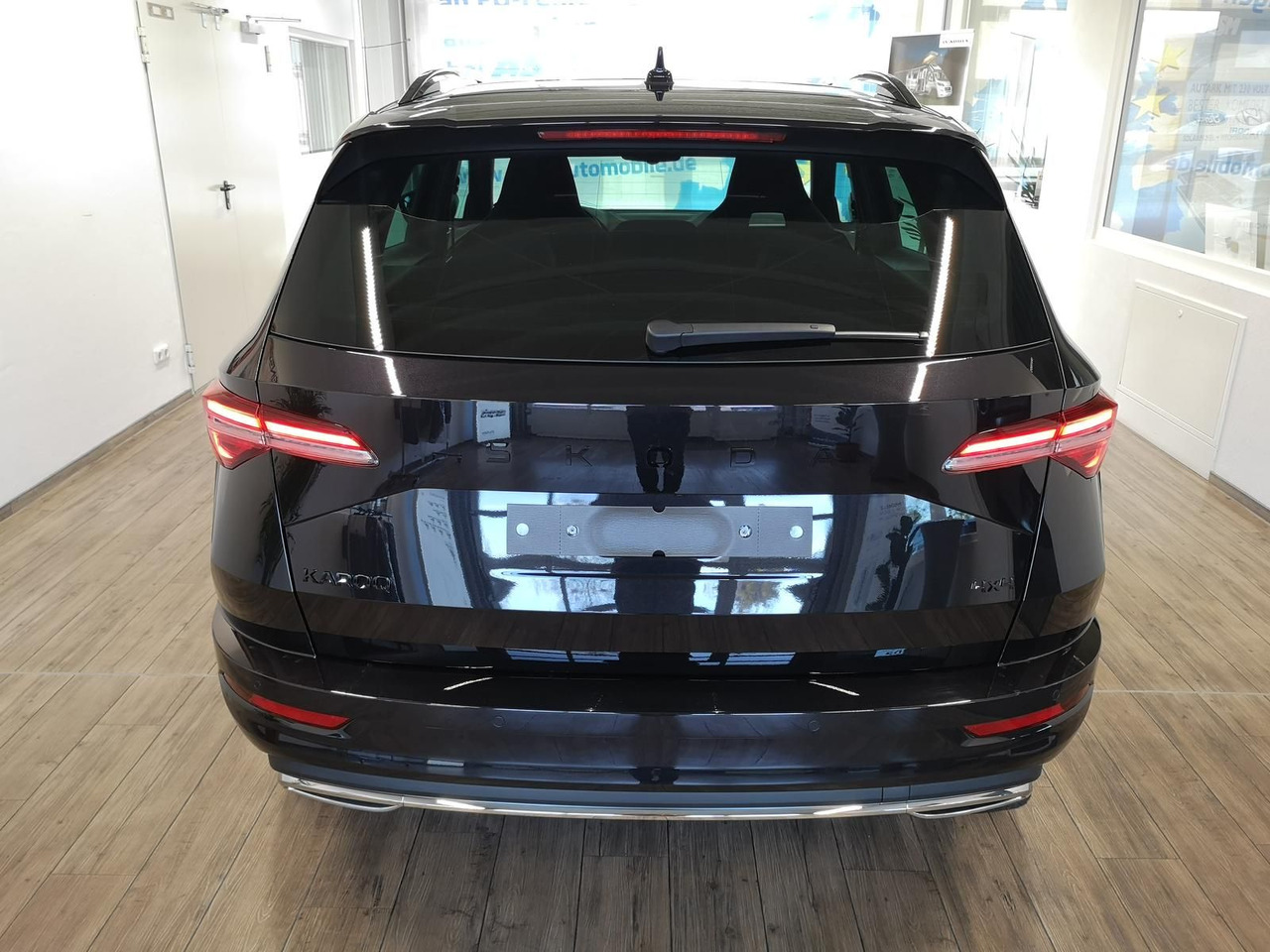 Skoda Karoq Sportline 2,0TDI DSG 4x4*PSD*AHK*360°*NAVI - SUV/ Geländewagen: das Bild 5 Skoda Karoq Sportline 2,0TDI DSG 4x4*PSD*AHK*360°*NAVI - SUV/ Geländewagen: das Bild 5