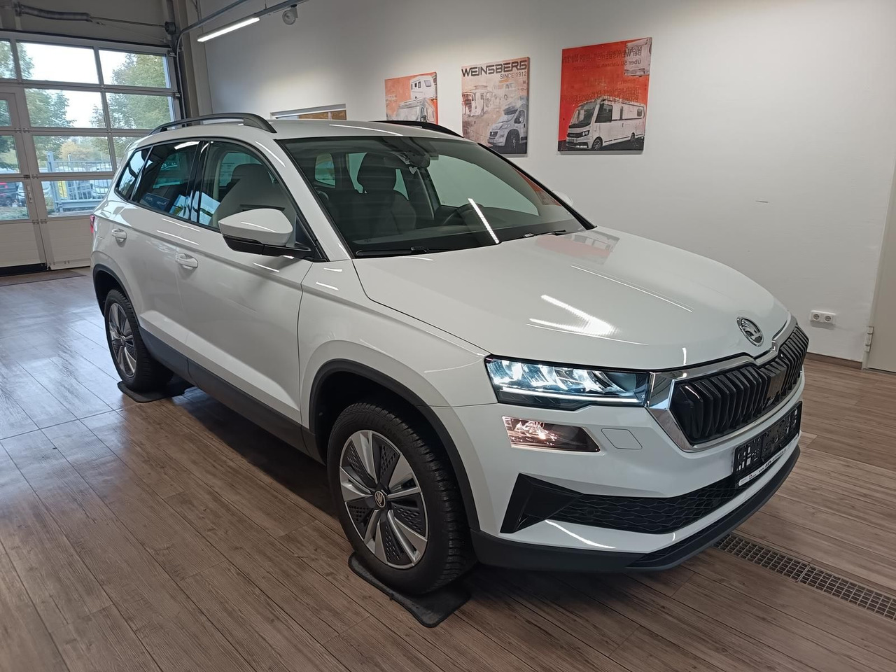 Skoda Karoq Style 1,5 TSI DSG*AHK*NAVI*LED*R-KAM*2xPDC - SUV/ Geländewagen: das Bild 3 Skoda Karoq Style 1,5 TSI DSG*AHK*NAVI*LED*R-KAM*2xPDC - SUV/ Geländewagen: das Bild 3