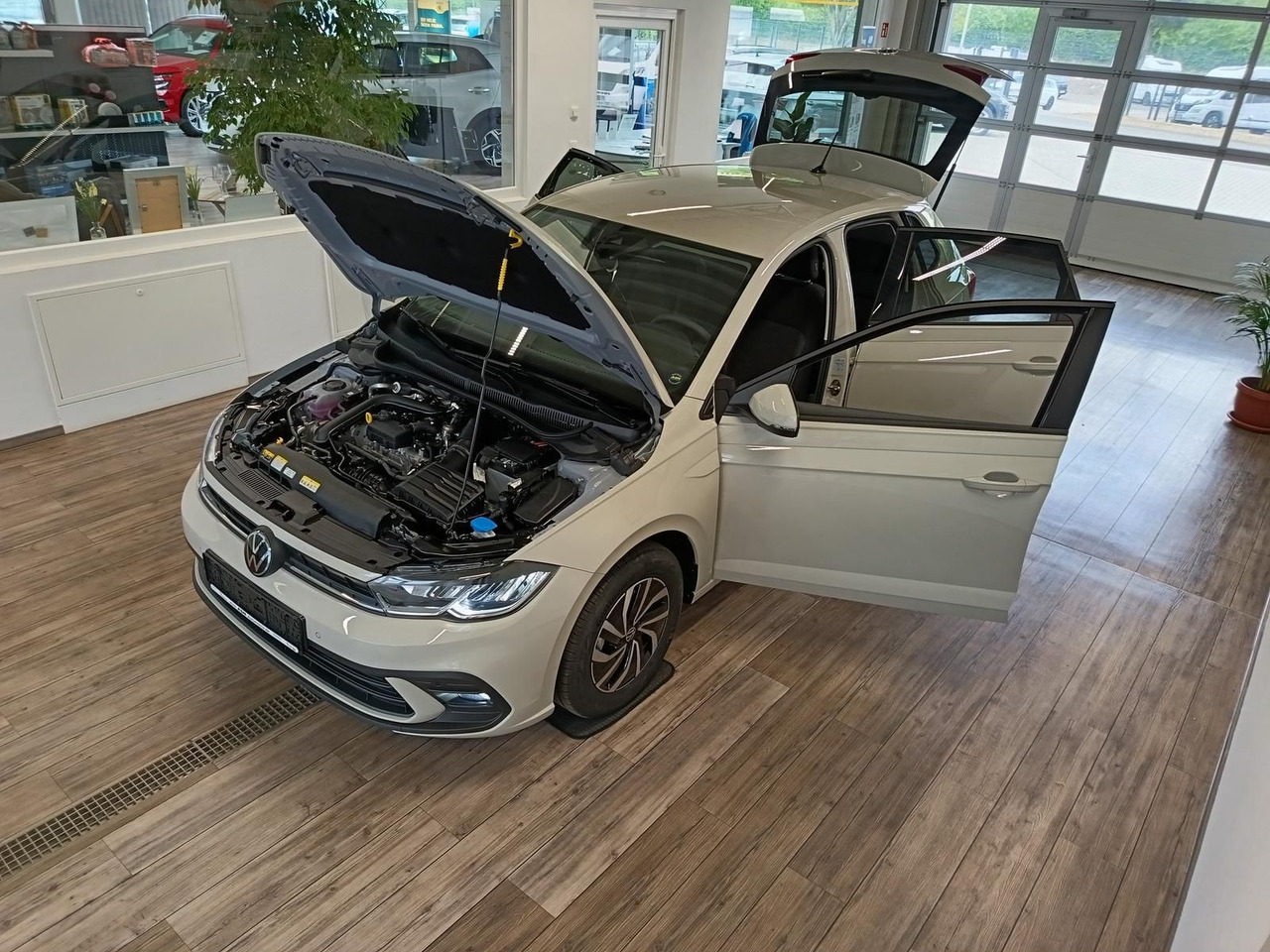 Volkswagen Polo Life 1.0 TSI 70kW DSG*LED*ACC*R-KAM*DAB*PDC - PKW: das Bild 2 Volkswagen Polo Life 1.0 TSI 70kW DSG*LED*ACC*R-KAM*DAB*PDC - PKW: das Bild 2