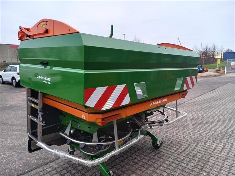 Amazone ZA-TS 4200 Hydro med Argus og WindControl - Dungstreuer: das Bild 3 Amazone ZA-TS 4200 Hydro med Argus og WindControl - Dungstreuer: das Bild 3
